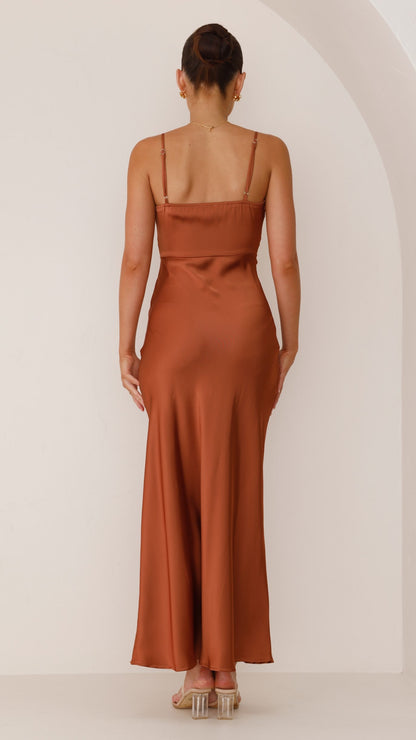 Lucy Elegant Maxi Dress