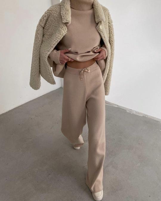 Ava - Knitted solid color loose casual suit