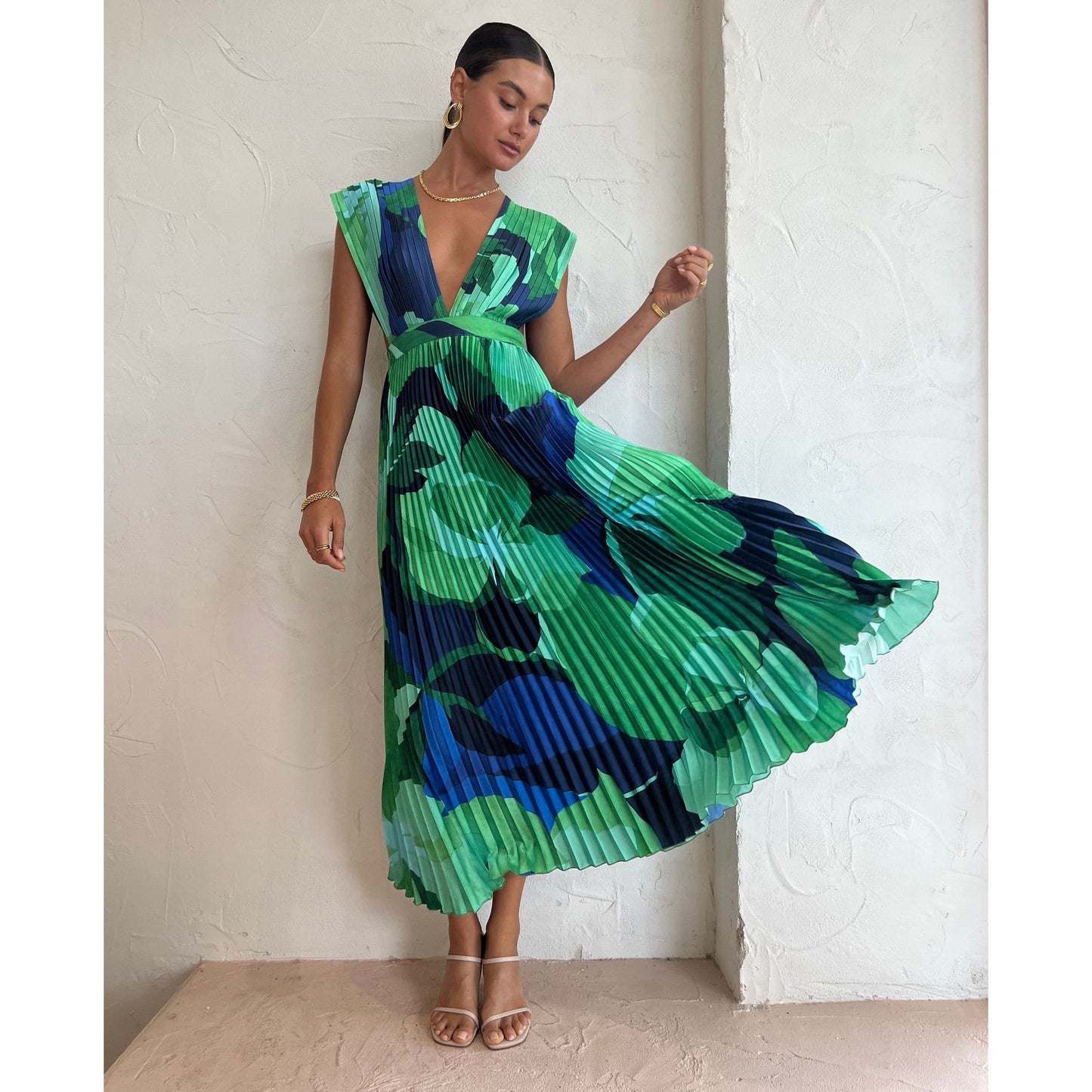 Lena Elegant V-Neck Back Cut-Out Printed Maxi Dress