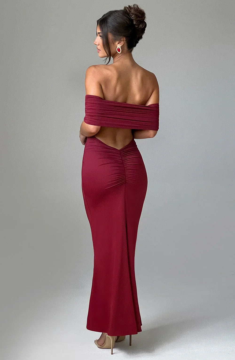 Maya - Elegant Off-Shoulder Maxi Dress