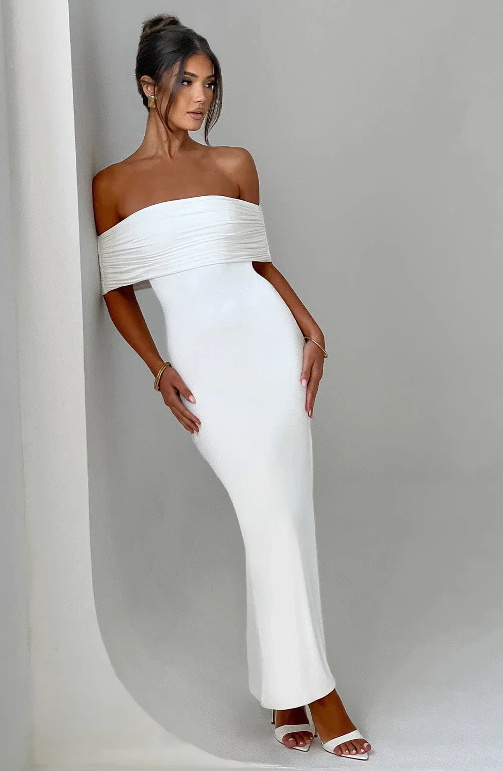 Maya - Elegant Off-Shoulder Maxi Dress